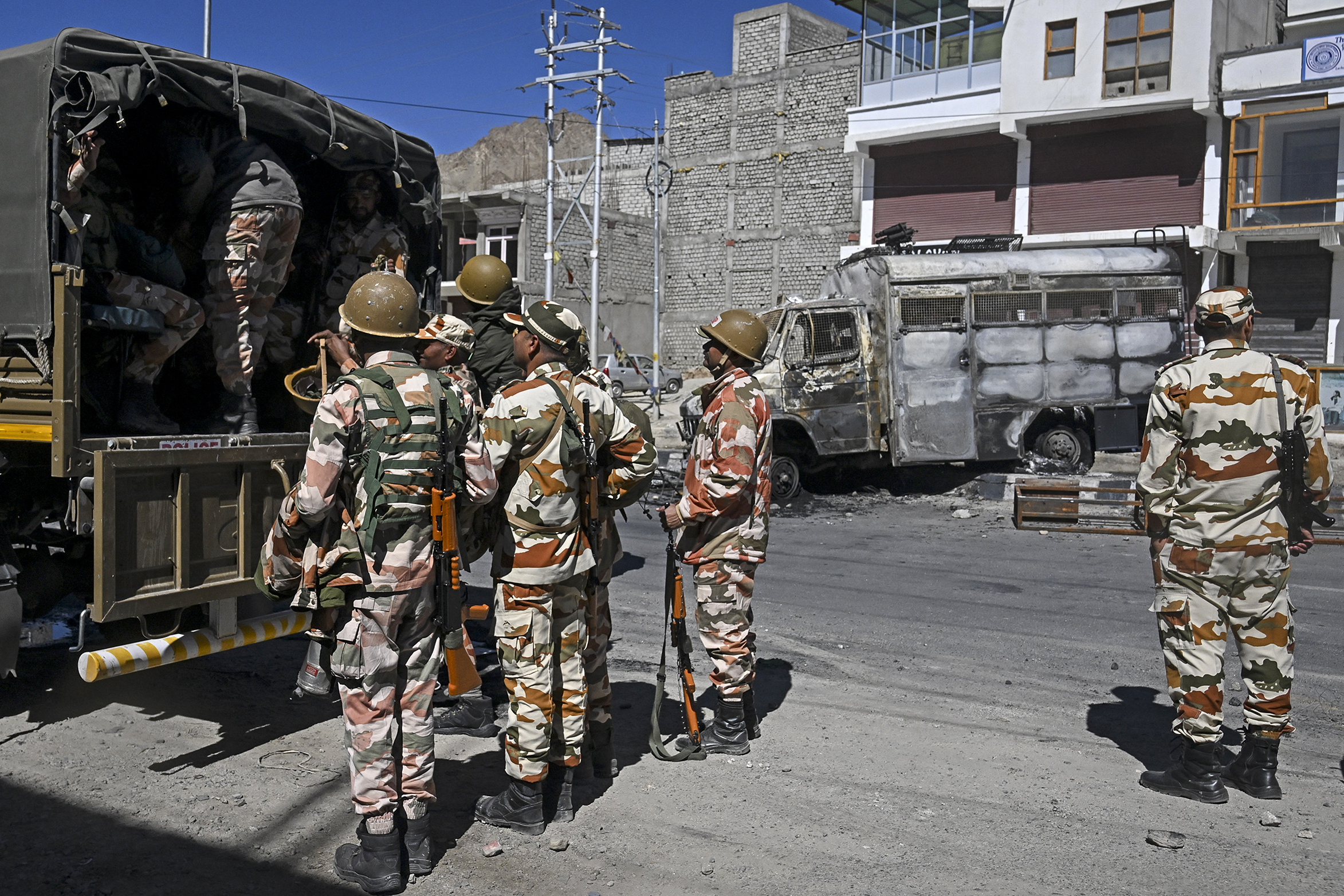 Four Indian bomb squad officers killed in highway collision with truck